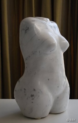 beeldhouwwerk_forste tors.JPG - forse tors, marmer ordinario, 36 cm